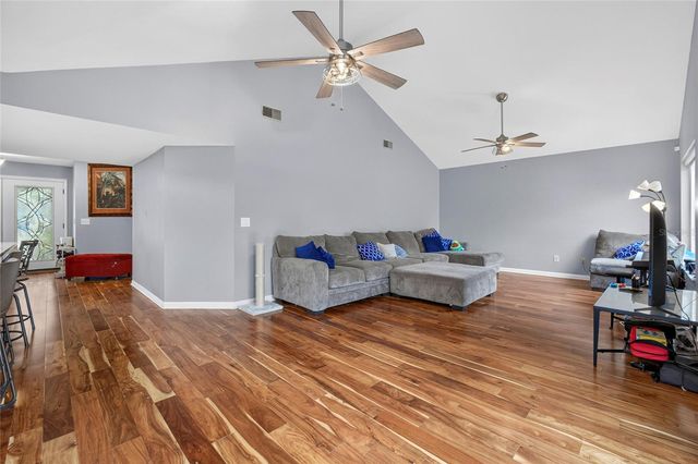 6317 E 113TH AVENUE, Temple Terrace, FL 33617