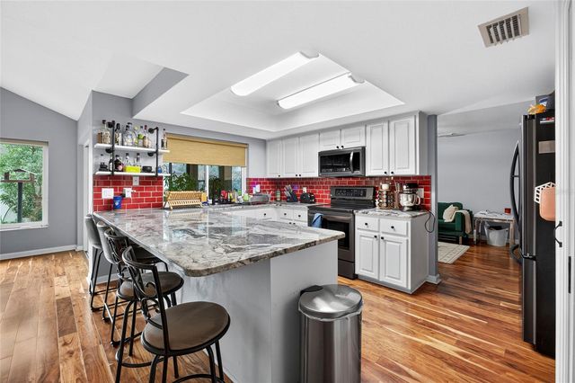 6317 E 113TH AVENUE, Temple Terrace, FL 33617