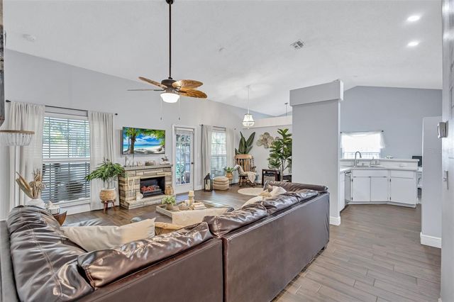 1640 COUNTRYWOOD STREET, Tarpon Springs, FL 34689