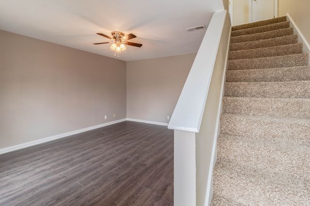 461 Martha Ln Apt B, Clarksville, TN 37043