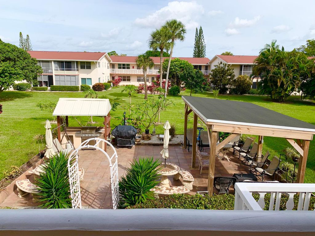 66 Coventry C, West Palm Beach, FL 33417