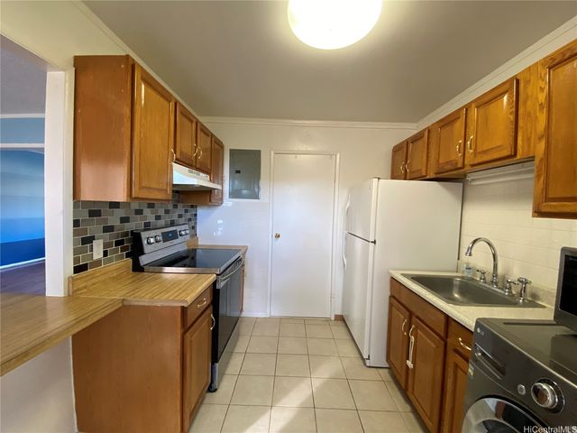 98-1387 Nola Street A, Pearl City, HI 96782