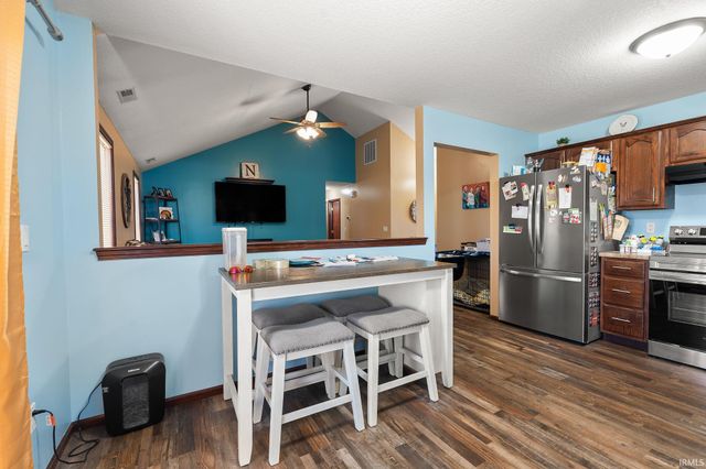 12030 Breezy Knoll Court, Fort Wayne, IN 46818