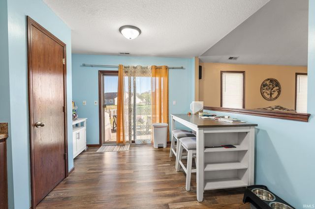 12030 Breezy Knoll Court, Fort Wayne, IN 46818