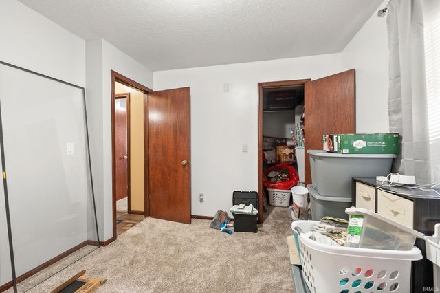 12030 Breezy Knoll Court, Fort Wayne, IN 46818