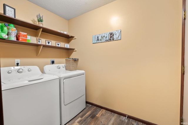 12030 Breezy Knoll Court, Fort Wayne, IN 46818