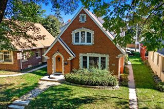 2808 N Sholes AVENUE #2808A, Milwaukee, WI 53210