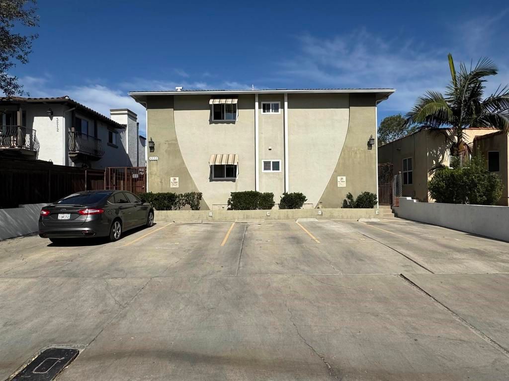 3222 Collier Ave., San Diego, CA 92116