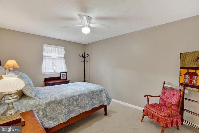 377 WELDON DR, York, PA 17404