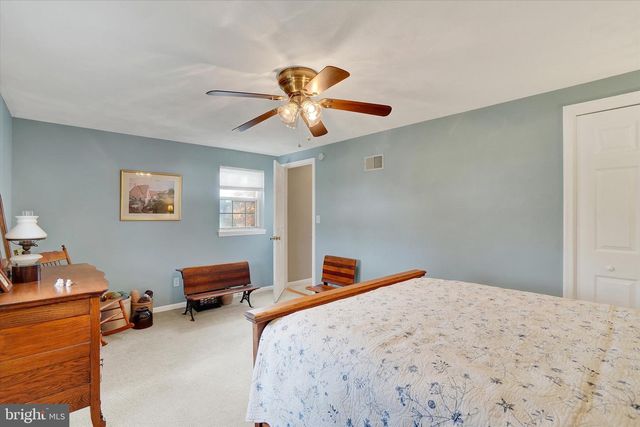 377 WELDON DR, York, PA 17404