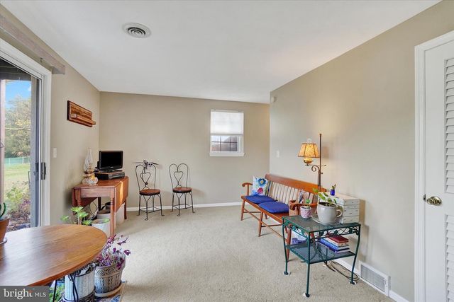 377 WELDON DR, York, PA 17404