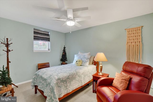 377 WELDON DR, York, PA 17404