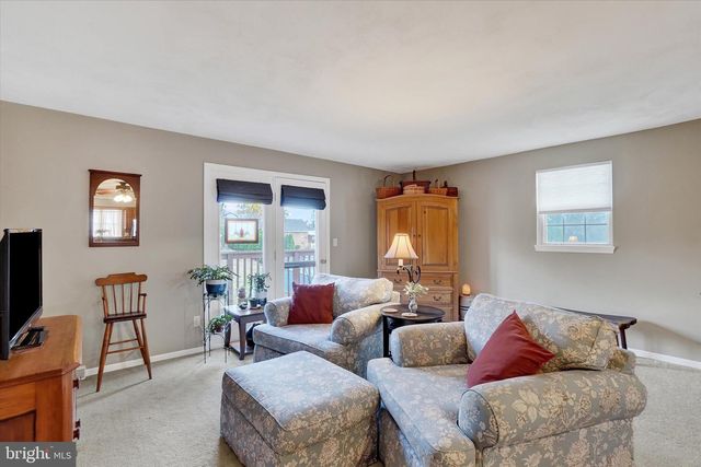 377 WELDON DR, York, PA 17404