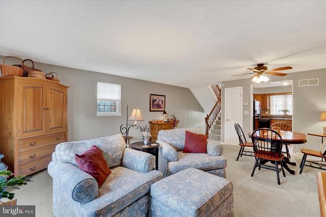 377 WELDON DR, York, PA 17404