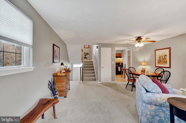 377 WELDON DR, York, PA 17404