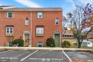 377 WELDON DR, York, PA 17404