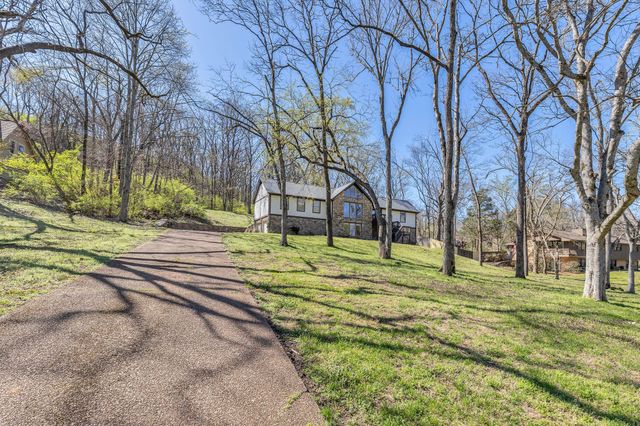2002 Sunny Side Dr, Brentwood, TN 37027