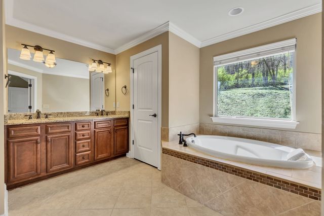 2002 Sunny Side Dr, Brentwood, TN 37027