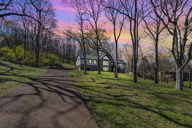 2002 Sunny Side Dr, Brentwood, TN 37027