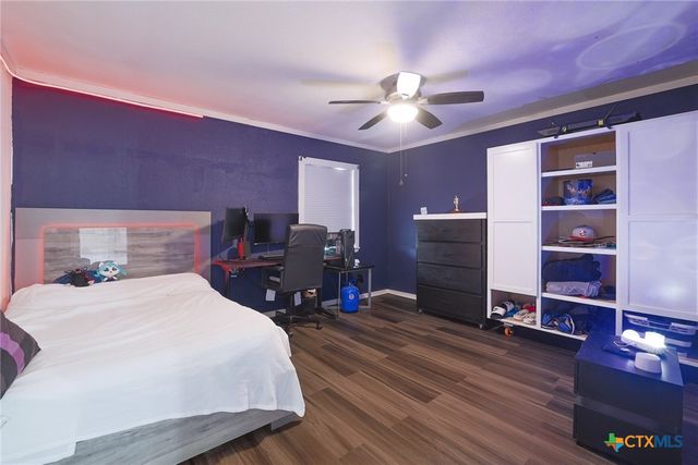 5902 N Main Street, Taylor, TX 76574
