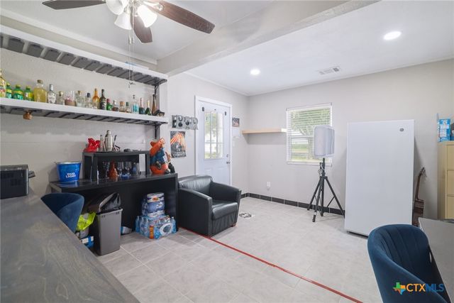 5902 N Main Street, Taylor, TX 76574