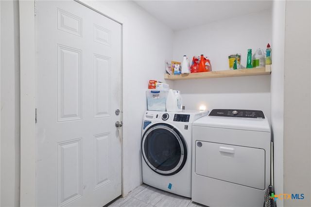 5902 N Main Street, Taylor, TX 76574