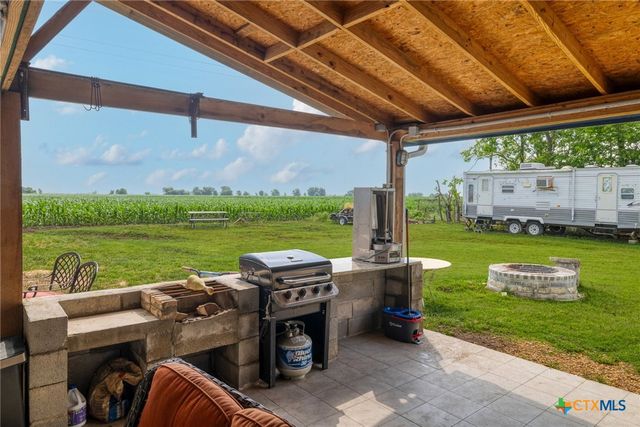 5902 N Main Street, Taylor, TX 76574