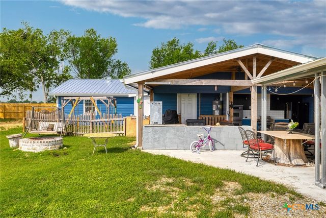 5902 N Main Street, Taylor, TX 76574