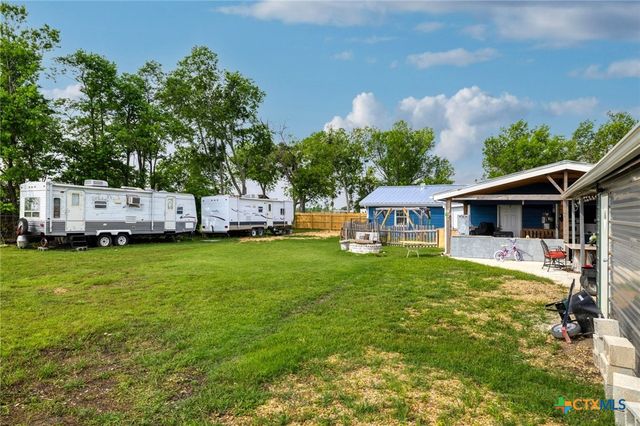5902 N Main Street, Taylor, TX 76574
