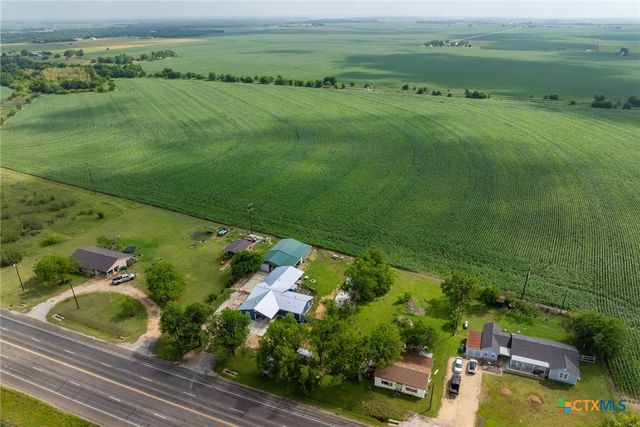 5902 N Main Street, Taylor, TX 76574