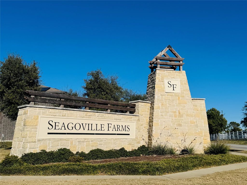 753 Keeneland Drive, Seagoville, TX 75159