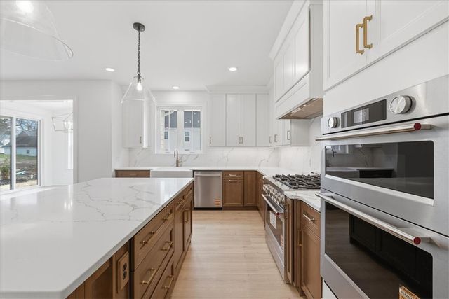 291 McMurray Road, Upper St Clair, PA 15241