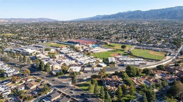 1221 W 10th Street, Corona, CA 92882