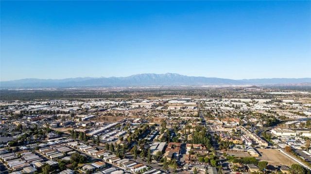 1221 W 10th Street, Corona, CA 92882