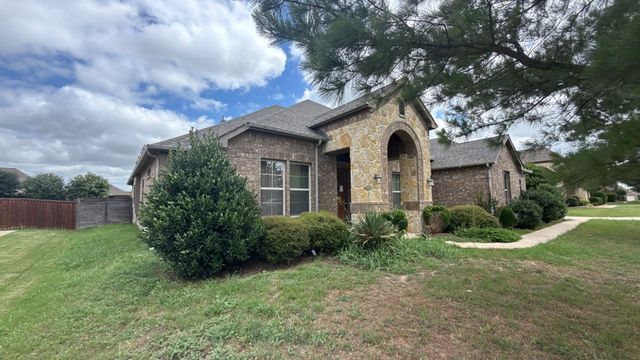 1300 Twisting Wind Drive, Fort Worth, TX 76052