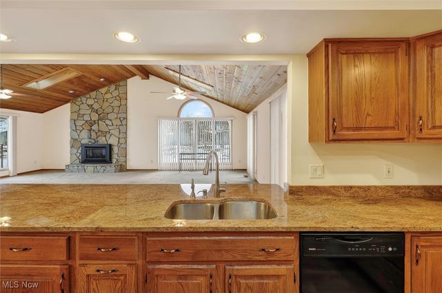 9605 Lismore Lane, Mentor, OH 44060