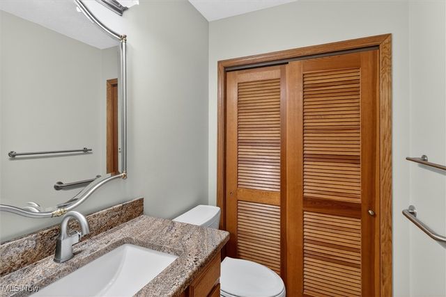 9605 Lismore Lane, Mentor, OH 44060