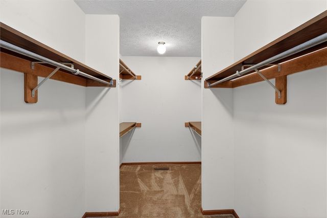 9605 Lismore Lane, Mentor, OH 44060