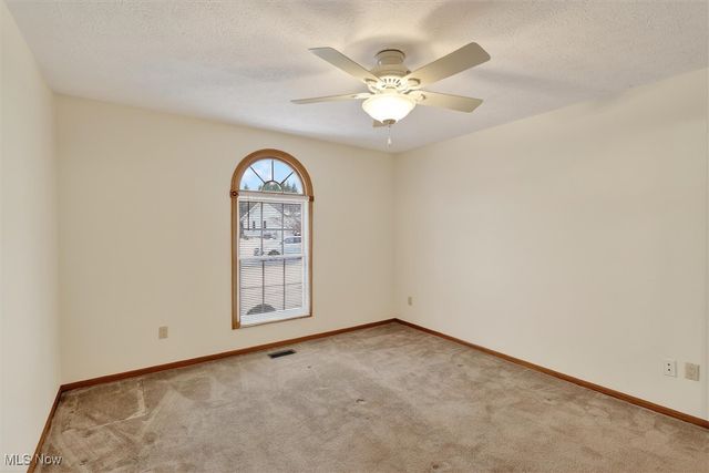 9605 Lismore Lane, Mentor, OH 44060