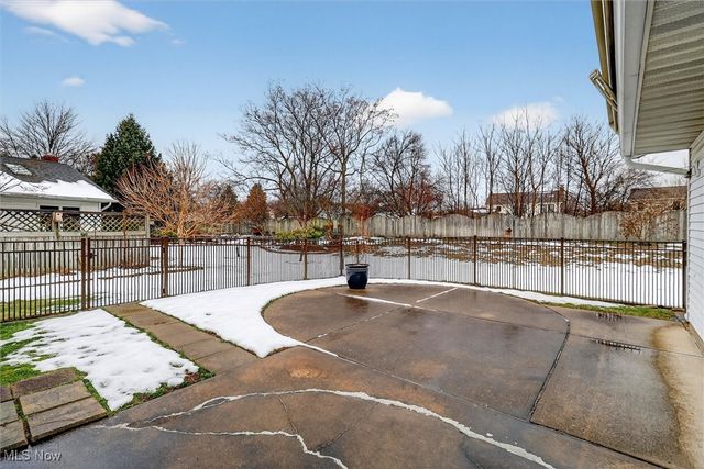 9605 Lismore Lane, Mentor, OH 44060