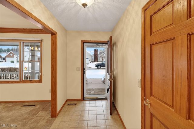 9605 Lismore Lane, Mentor, OH 44060