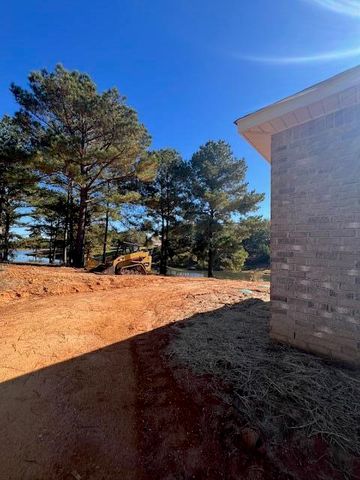 22 Joan Dr, Ellisville, MS 39437