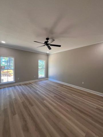 22 Joan Dr, Ellisville, MS 39437