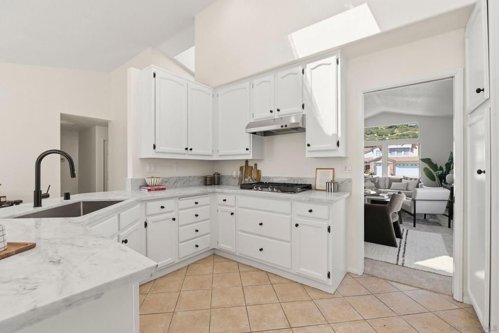 Image 14 of property listing at 3439 Northwood Dr., Oceanside, CA 92058