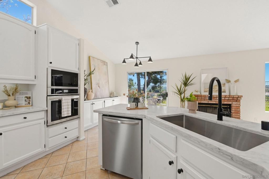 Image 15 of property listing at 3439 Northwood Dr., Oceanside, CA 92058