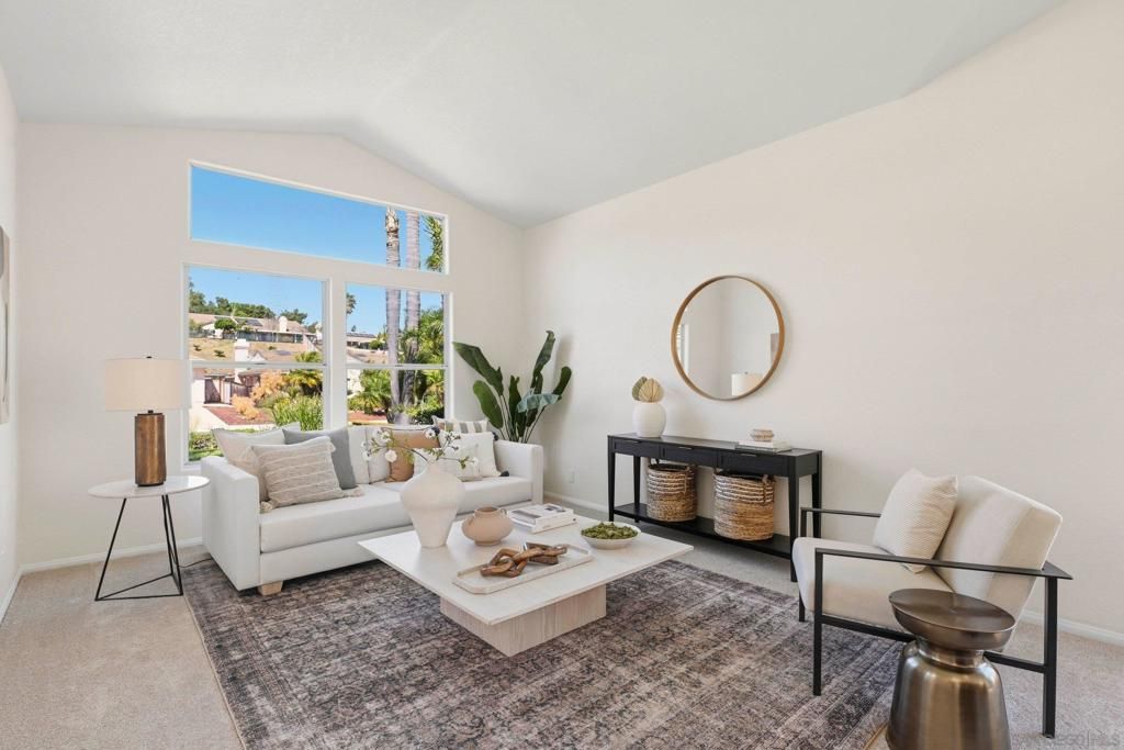 Image 7 of property listing at 3439 Northwood Dr., Oceanside, CA 92058