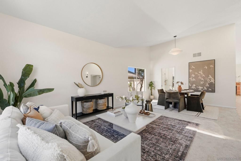 Image 8 of property listing at 3439 Northwood Dr., Oceanside, CA 92058