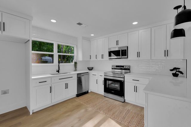 208 Seven Oaks Lane, Spartanburg, SC 29301