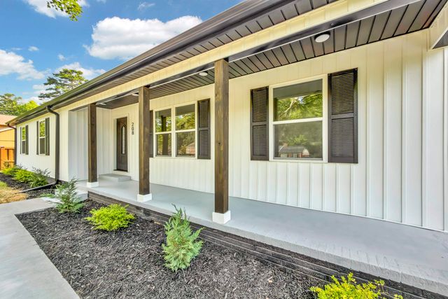 208 Seven Oaks Lane, Spartanburg, SC 29301