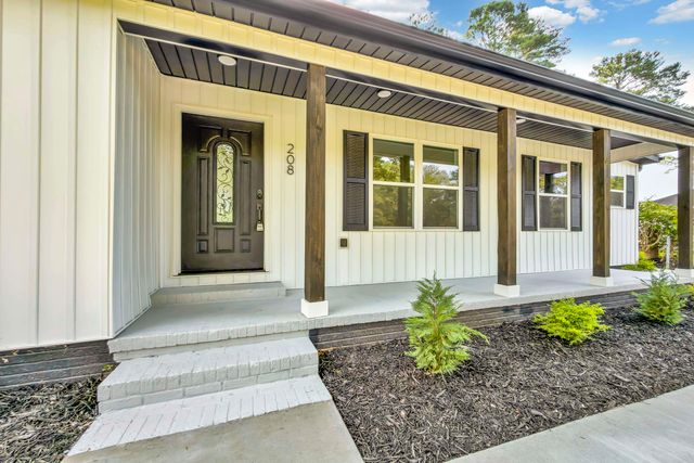 208 Seven Oaks Lane, Spartanburg, SC 29301